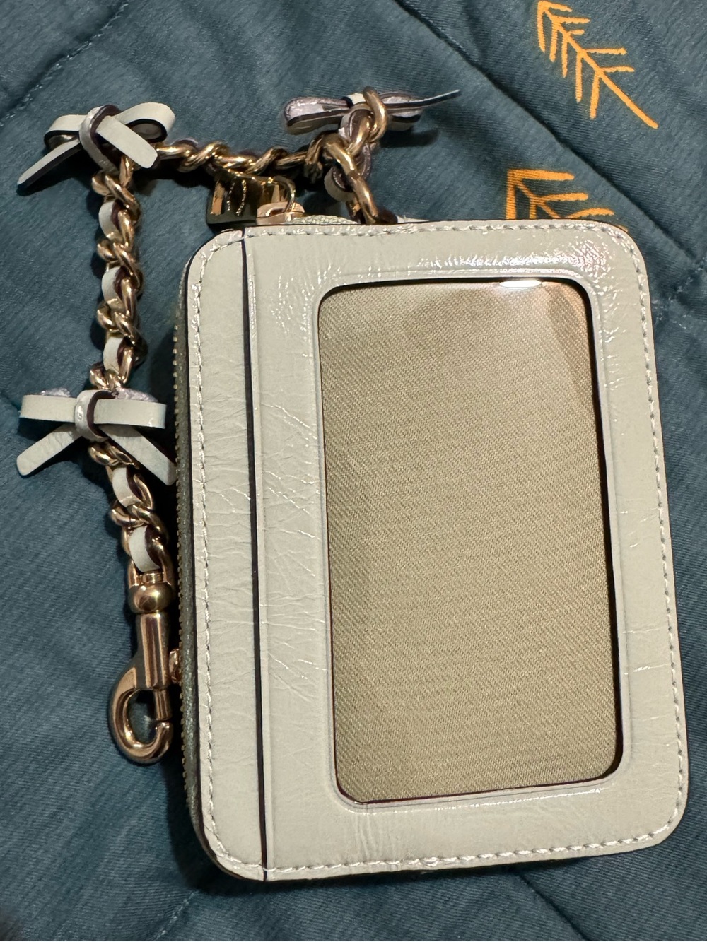 Coach Zip card case with bows in pistachio - Picture 4 of 6